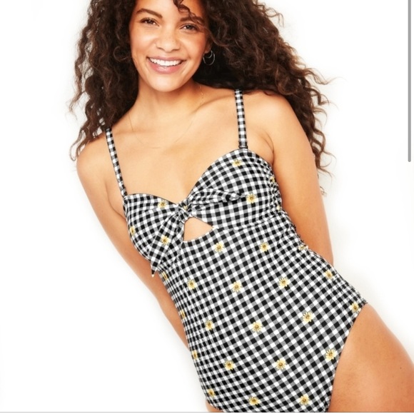 NWT Old Navy Tie-Front Keyhole Bandeau-Style One-Piece Swimsuit for Women - Picture 2 of 11